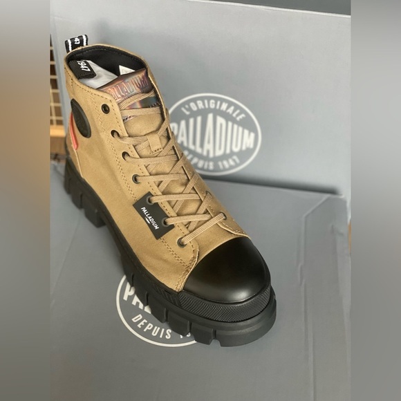 New | Palladium Women’s Revolt High Top Olive and Black Vegan Boots, size 10 - Picture 3 of 7